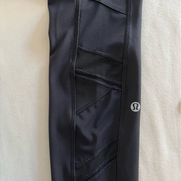 Lululemon Speed Up Tight Mesh 28 Leggings in Black - Picture 10 of 16